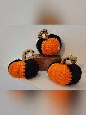 Halloween Pumkins Set Of 3 Black Orange Decoration Mini Crochet Garland Wreaths